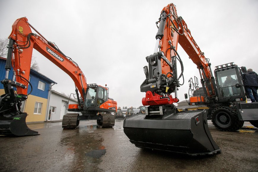 Doosan Machines Shine at Open Day Event at INTRAC in Lithuania